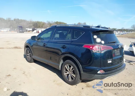2018 Toyota Rav4 Xle z USA, uszkodzony, nr VIN JTMWFREV2JD131488